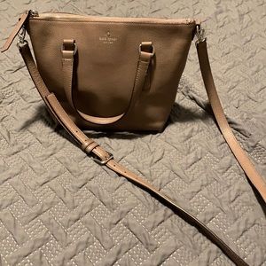 Lovely shoulder bag with detachable strap